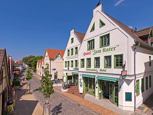 Hotel Zum Kater in der Alexandrinenstraße in Warnemünde von außen